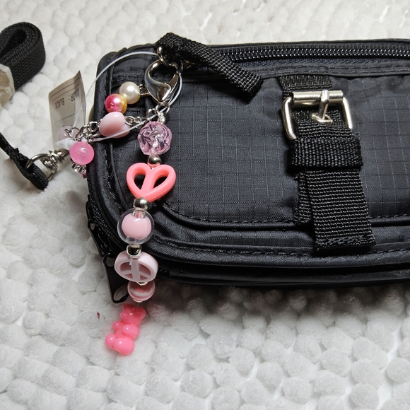 Black Crossbody with pink zipper pull charm - Picture 7 of 7